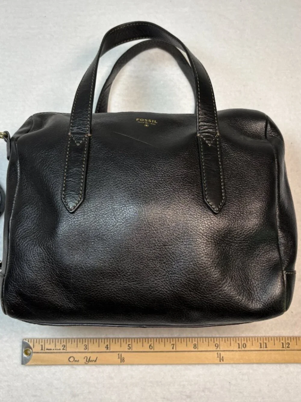 Vintage Fossil Sydney Satchel Black Leather Crossbody Quiet Luxury Preppy Chic